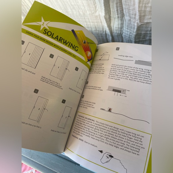 Paper planes kit and book - Picture 5 of 14